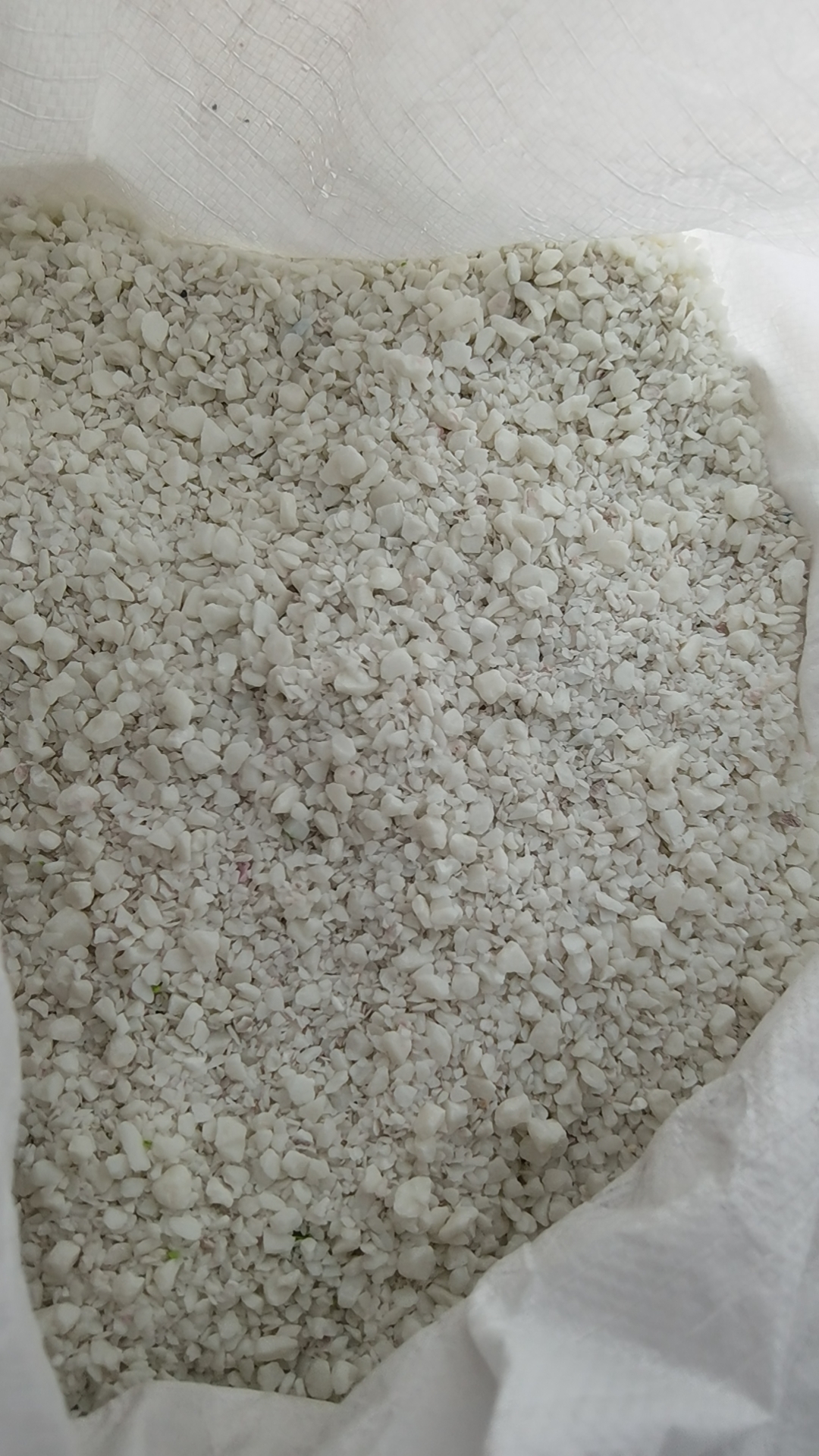 White urea plastic blast media